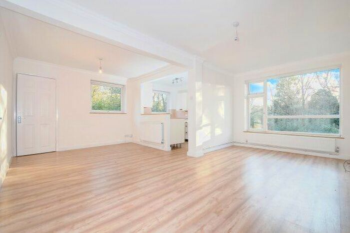 2 Bedroom Maisonette To Rent In Lubbock Road, Chislehurst, BR7