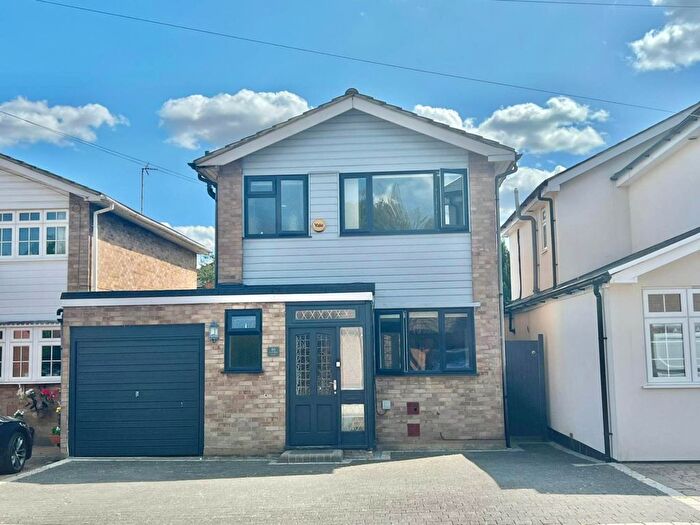 3 Bedroom Detached House For Sale In St Kildas Road, Brentwood, CM15