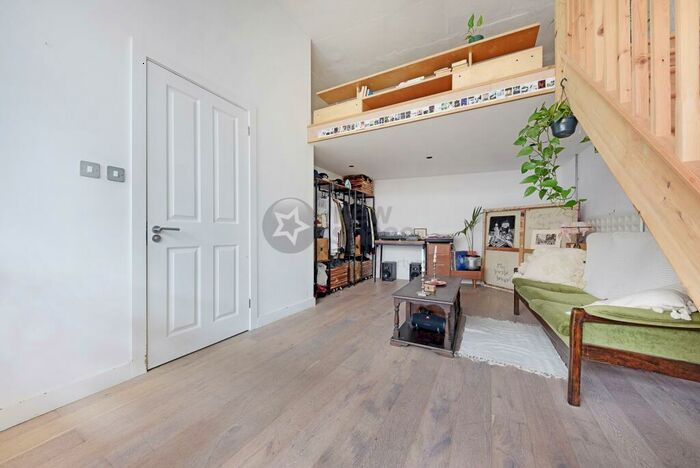1 Bedroom Flat To Rent In Canalside Studios, Orsman Road, Haggerston, N1