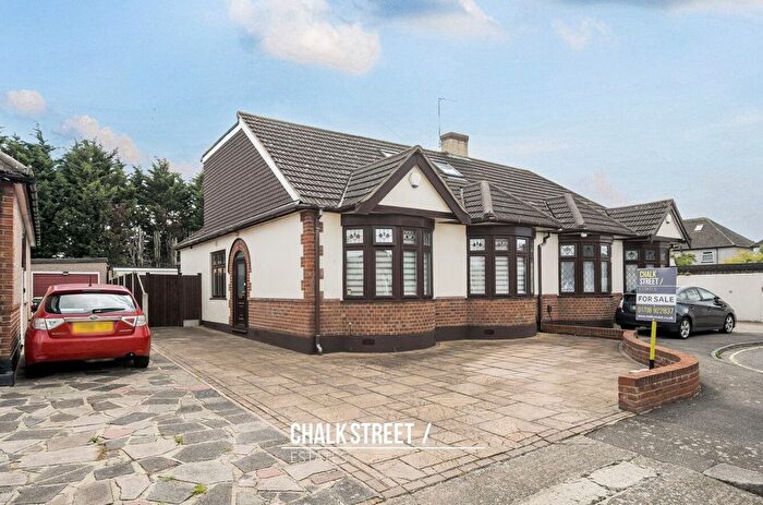 3 Bedroom Semi-Detached Bungalow For Sale In Mcintosh Close, Romford, RM1
