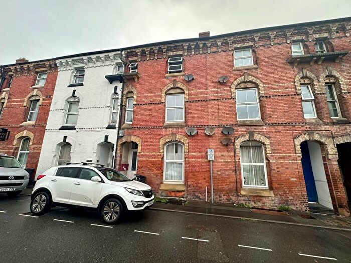 4 Bedroom Flat For Sale In Clifton Terrace, Newtown, Powys, SY16