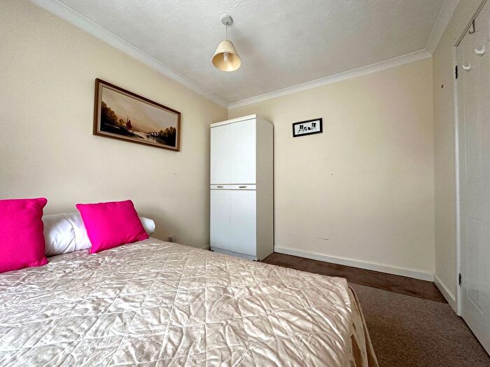 2 Bedroom Semi-Detached Bungalow For Sale In Belmont Close, Kingsteignton, Newton Abbot, TQ12