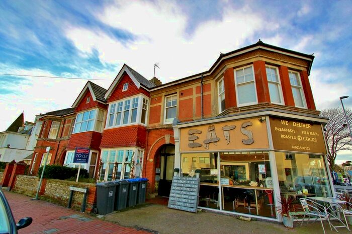 1 Bedroom Flat To Rent In The Esplanade, Worthing, BN11