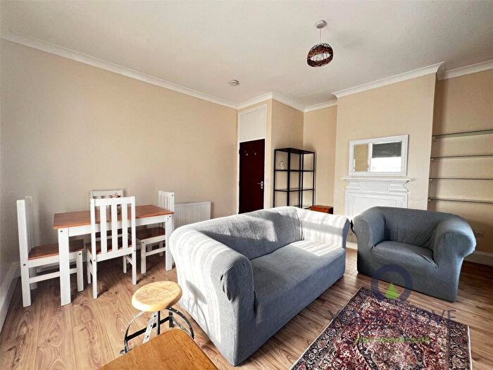 3 Bedroom Flat To Rent In Westcombe Hill, London, SE3