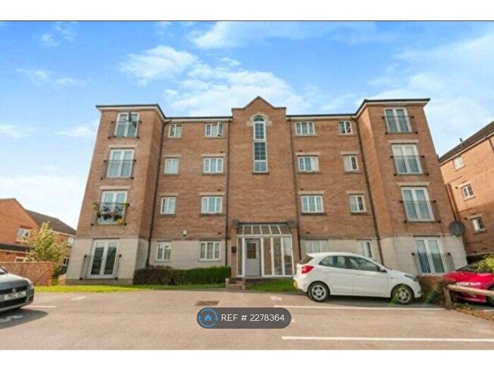 2 Bedroom Flat To Rent In Sandhill Close, Bradford, BD8