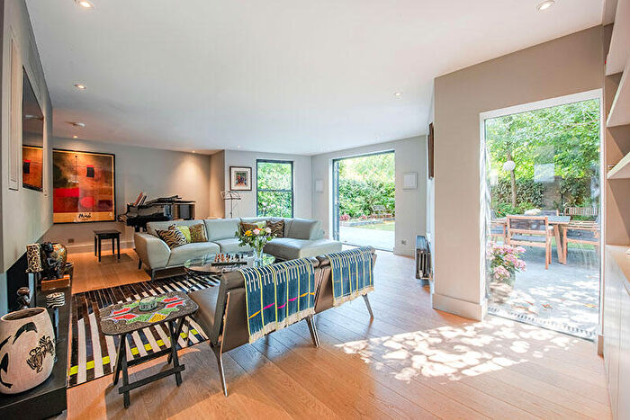 4 Bedroom Ground Maisonette For Sale In Daleham Gardens, Hampstead, NW3