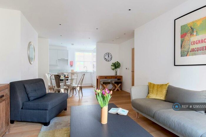2 Bedroom Flat To Rent In Lovat Lane, London, EC3R
