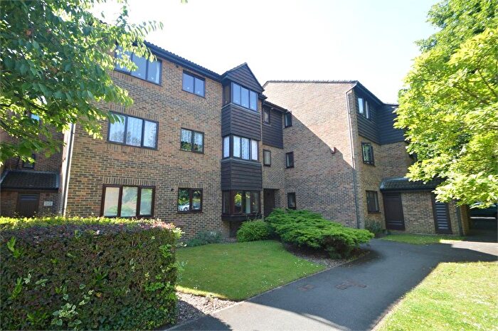1 Bedroom Flat To Rent In Collingwood Place, Walton-On-Thames, KT12