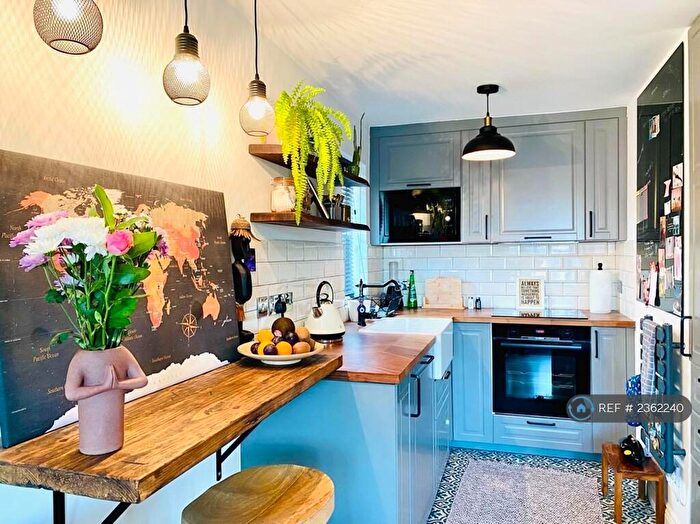 Studio To Rent In London, London, N13