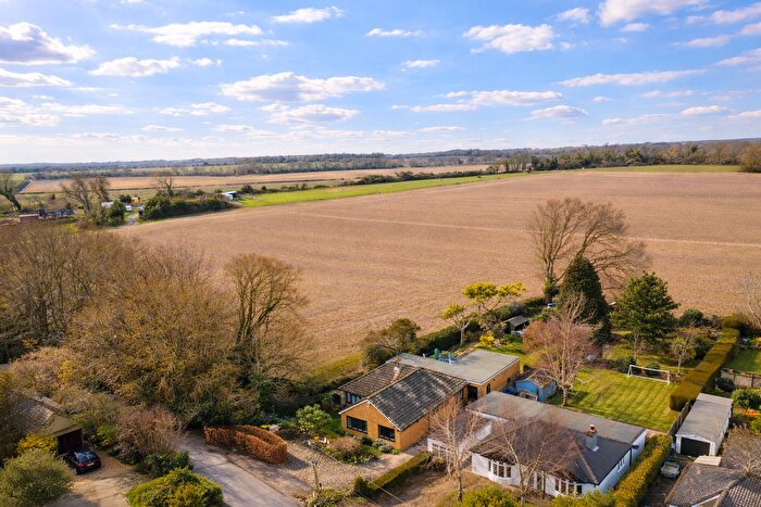 4 Bedroom Bungalow For Sale In Westcourt Lane, Shepherdswell, Dover, Kent, CT15