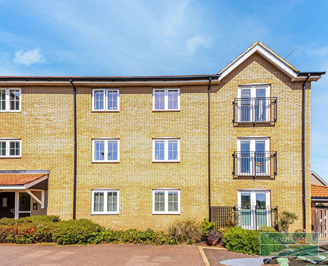 2 Bedroom Flat For Sale In Gold Court Gibson Road Bishop's Stortford, CM23