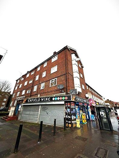 2 Bedroom Maisonette For Sale In Moree Way, Edmonton, N18