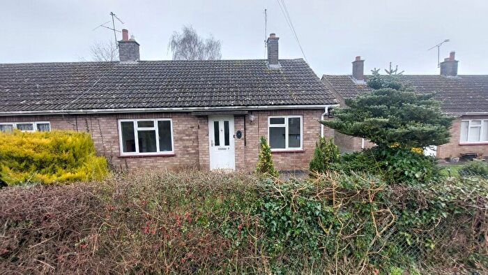 2 Bedroom Bungalow To Rent In Round Close, Welton, NN11