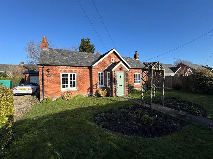 2 Bedroom Detached Bungalow For Sale In Prince Crescent, Staunton, GL19