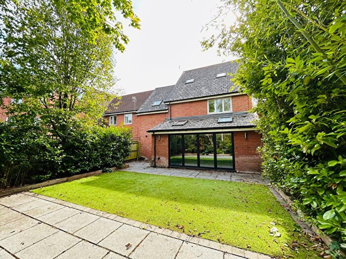 5 Bedroom Detached House For Sale In Chaise Meadow, Lymm, WA13