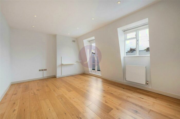 2 Bedroom Duplex To Rent In Blenheim Terrace, St John's Wood, London, NW8