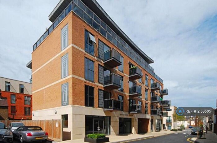 1 Bedroom Flat To Rent In Surbiton Plaza, Surbiton, KT6