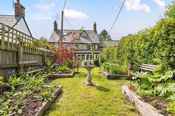 2 Bedroom Semi-Detached House For Sale In Sunnyside Lockeridge, Marlborough, SN8