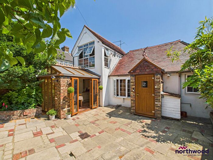 2 Bedroom Detached House For Sale In New Road, Polegate, Eastbourne, BN26