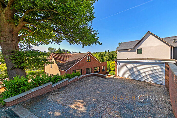 5 Bedroom Detached House For Sale In The Mount, Aspley Guise, MK17