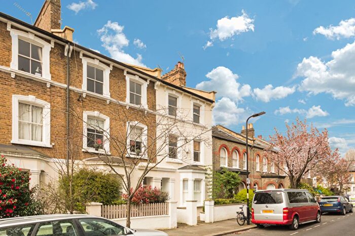 2 Bedroom Flat To Rent In Cleveland Road, Chiswick, W4