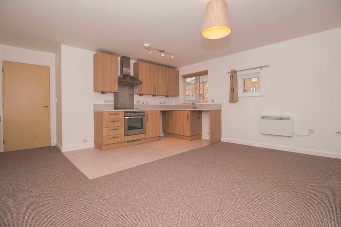 2 Bedroom Flat To Rent In Arnold Road, Mangotsfield, BS16