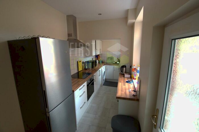 3 Bedroom Terraced House To Rent In Cradock Road, Clarendon Park, LE2