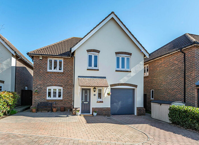 4 Bedroom Detached House For Sale In The Chase, Fontwell, BN18