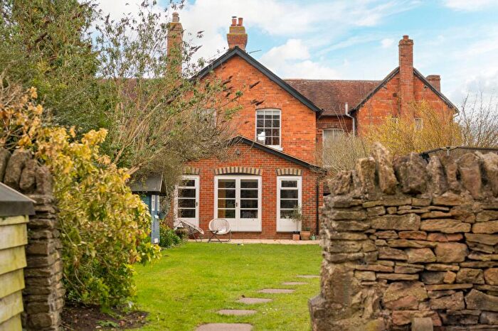 4 Bedroom Terraced House For Sale In High Street, Harrold, MK43