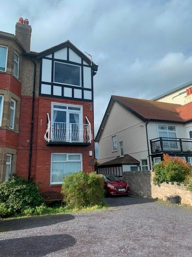 2 Bedroom Flat To Rent In Marine Drive, Rhos On Sea, LL28
