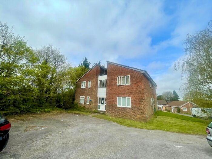 Studio To Rent In Reedmace Close, Waterlooville, PO7