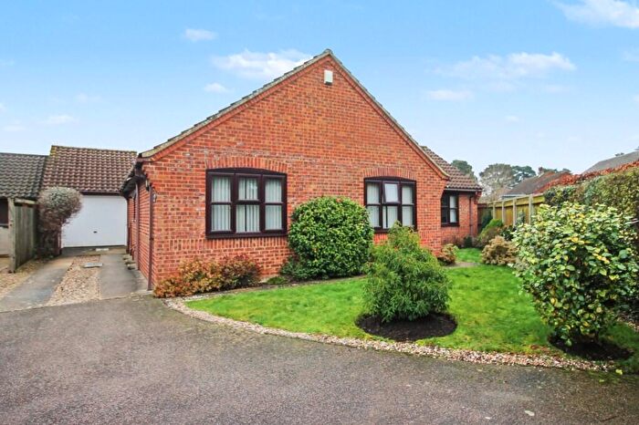 2 Bedroom Detached Bungalow For Sale In Hawthorn Walk, Holt, Norfolk, NR25
