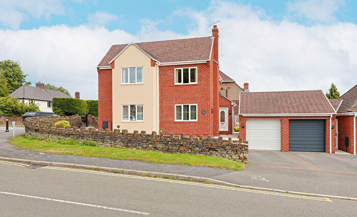 4 Bedroom Detached House For Sale In Queen Mary Road, Brampton, Chesterfield, S40