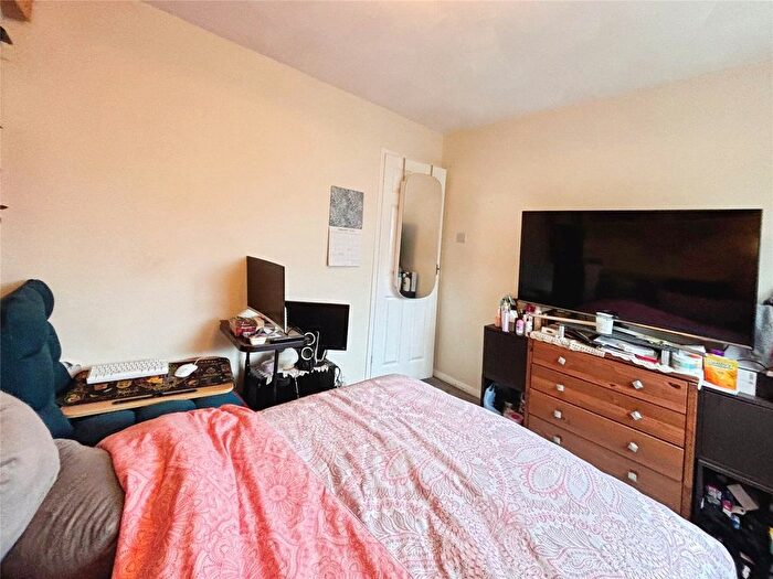 2 Bedroom Maisonette For Sale In Little Heath Road, Tilehurst, Reading, RG31 - Photo 12