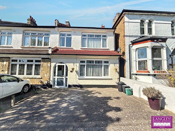 3 Bedroom End Terrace House For Sale In Worbeck Road, London, SE20