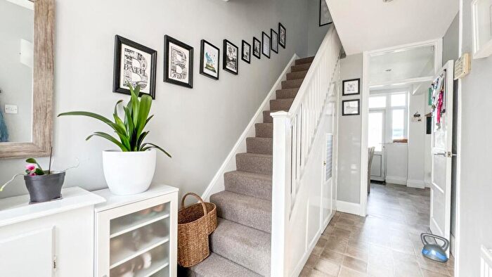 3 Bedroom Terraced House For Sale In Thanet Road, Bedminster, BS3
