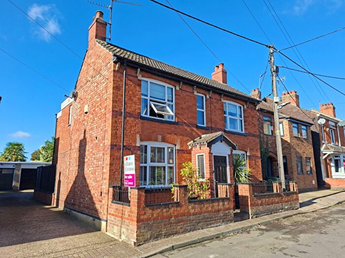 4 Bedroom Detached House For Sale In Millers Close, Finedon, NN9