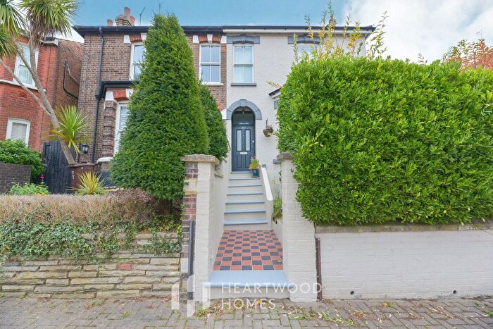 3 Bedroom Semi Detached House For Sale In Alma Road, St Albans, AL1