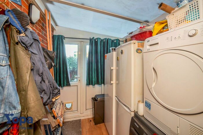 2 Bedroom Cottage For Sale In Warmlake Business Estate, Maidstone Road, Sutton Valence, Maidstone, ME17