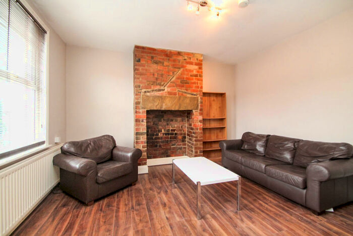 3 Bedroom Terraced House To Rent In Highbury Road, Headingley, LS6