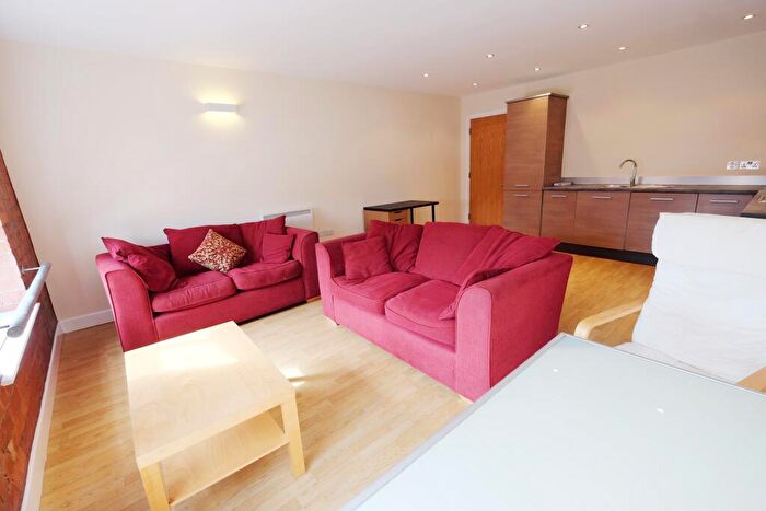 3 Bedroom Apartment To Rent In Pandongate House, Newcastle, NE1