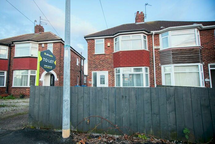 3 Bedroom Semi-Detached House To Rent In Golf Links Road, Hull, East Riding Of Yorkshire, HU6