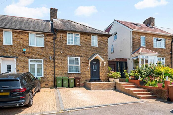 3 Bedroom House For Sale In Garendon Road, Morden, SM4