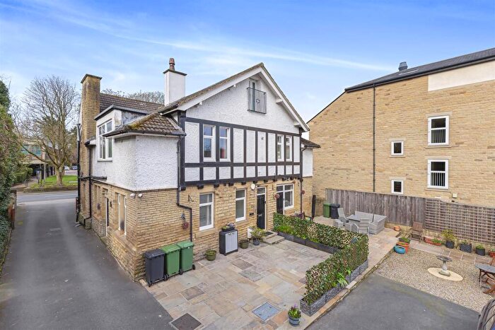 4 Bedroom Duplex For Sale In Brooklands Court, Otley, LS21