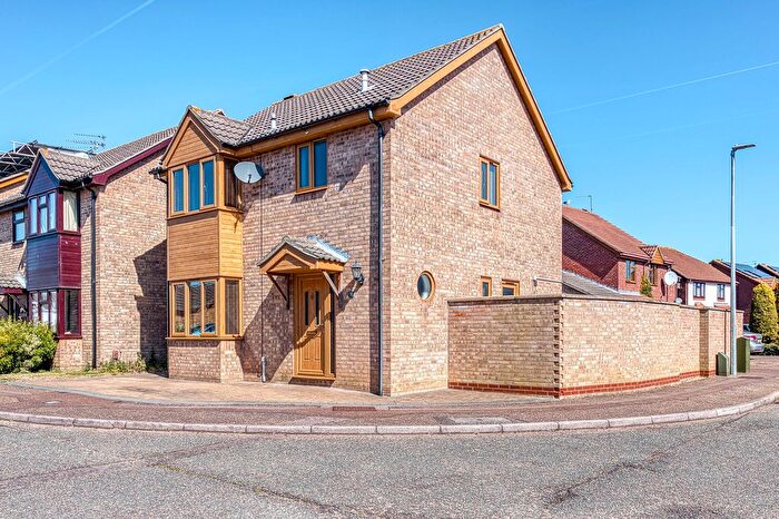 3 Bedroom Detached House For Sale In Cormorant Way, Bradwell, NR31
