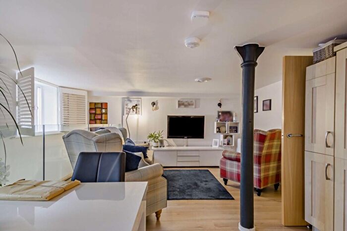 2 Bedroom Flat For Sale In High Street, Manningtree, Essex, CO11