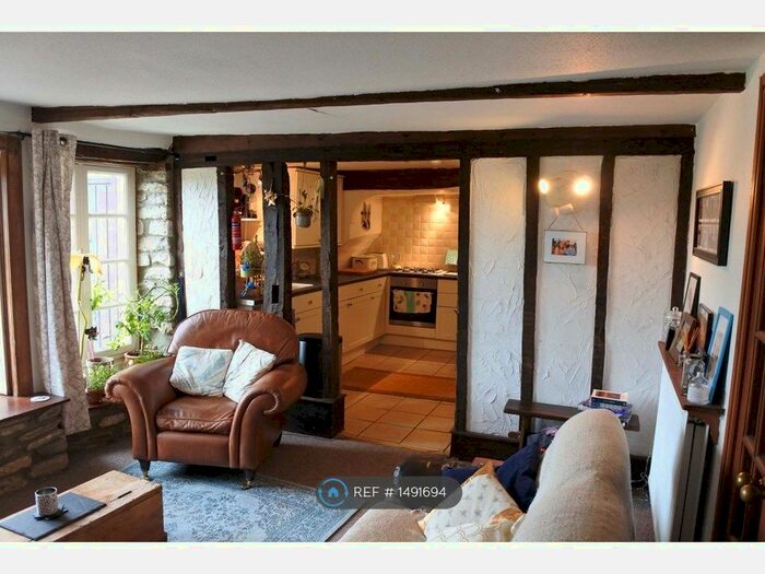 2 Bedroom Flat To Rent In Gloucester Street, Malmesbury, SN16