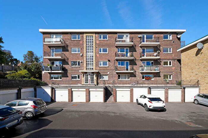 2 Bedroom Apartment For Sale In Fulwood Park Mansions, Chesterwood Drive, Sheffield, S10