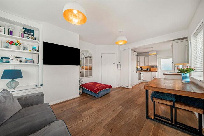 2 Bedroom Maisonette To Rent In Derby Court, East Sheen, SW14