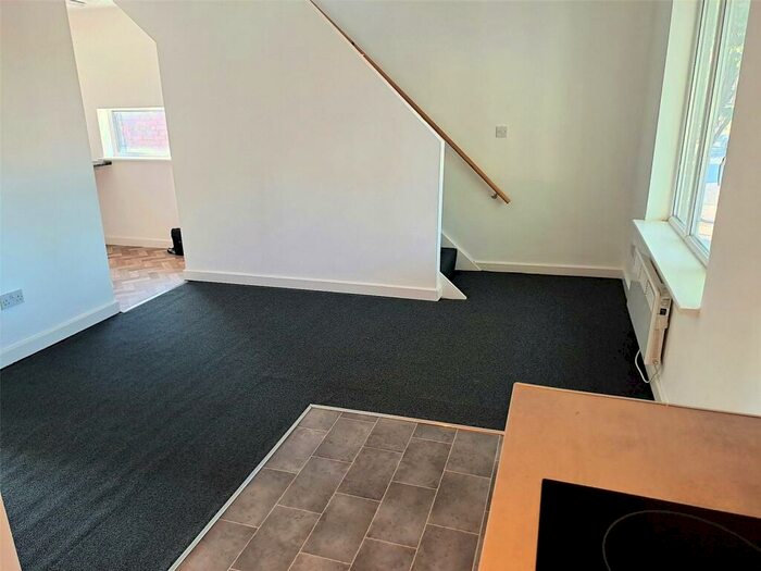 3 Bedroom Flat To Rent In Nuthall Road, Nottingham, Nottinghamshire, NG8